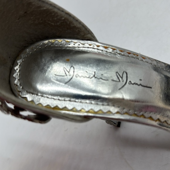 Marchi Mani Elegant Silver Women's Heels with Floral Design Size 6.5 MCH8689B - Picture 7 of 8